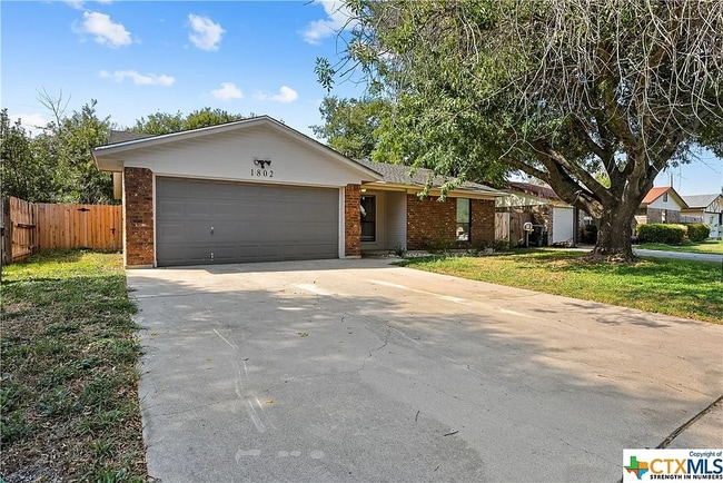 Photo - 1802 Leisha Dr