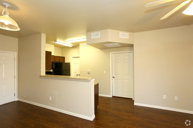2BR-2BA 983sf