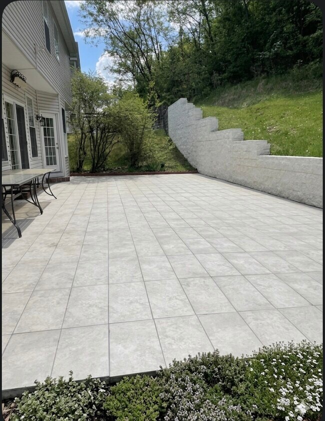 Photo - 110 Yorktowne Pl