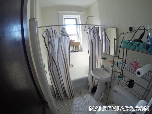 Photo - 96 Maple St Unit 2