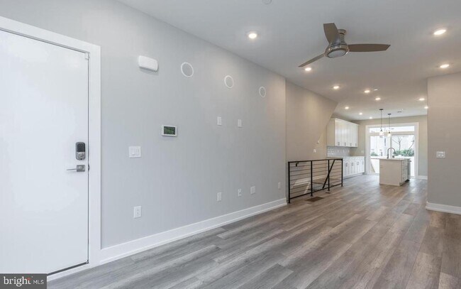 Photo - 140 W Huntingdon St Unit 1