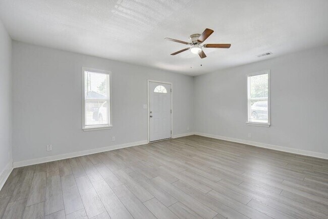 Photo - 5900 Harwill Cir