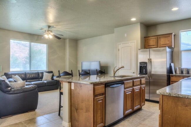 Photo - Beautiful Coral Canyon Home