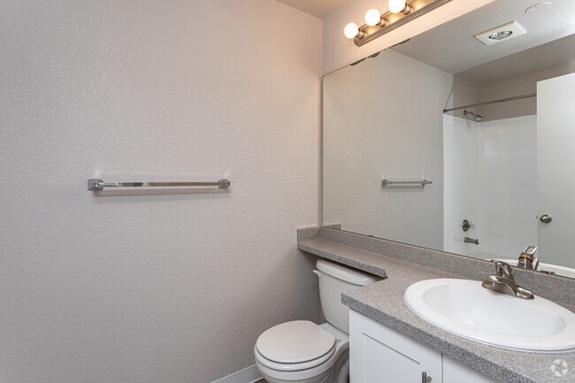 2BR, 2.5BA - 1106SF