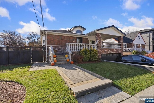 Photo - 202 Knox Ave