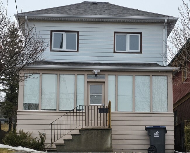 Building Photo - Room 4 - 38 Crown St Thunder Bay ON P7B 3J6
