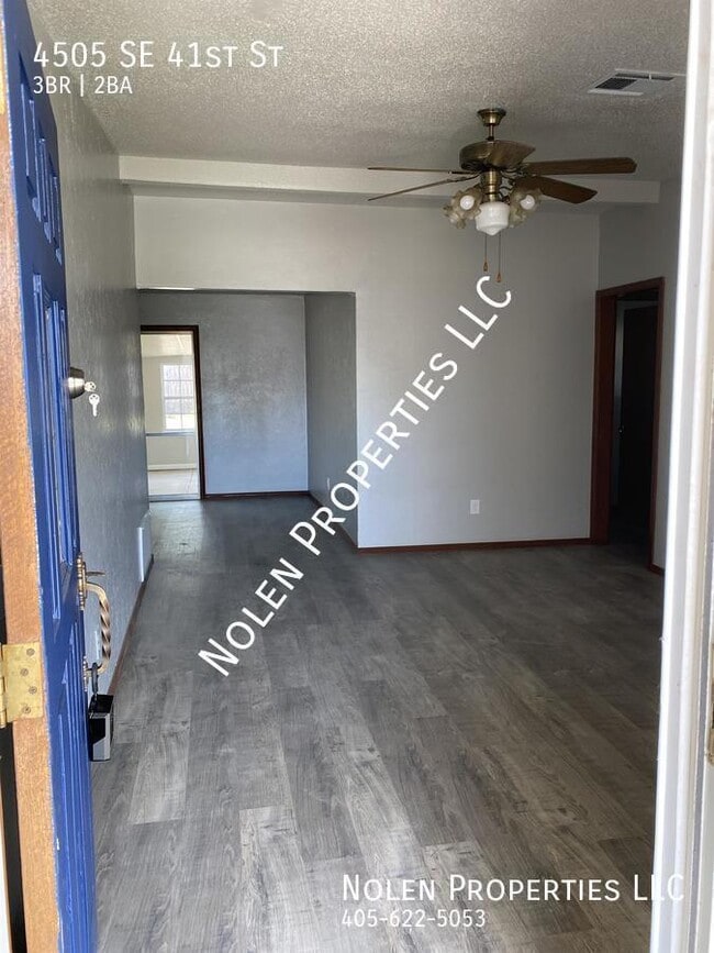 Photo - 4505 SE 41st St