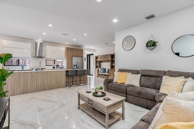 Photo - 828 SW 14th Ct Unit ID1287062P