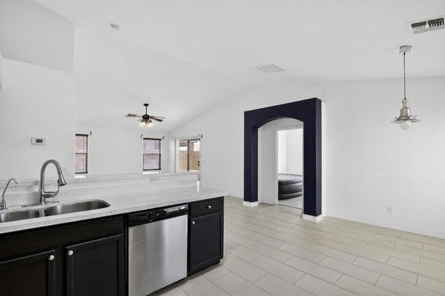 Photo - 6550 S 44th Ave