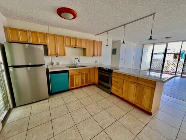Building Photo - 95-2057 Waikalani Pl #406 Unit 406