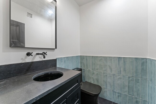 Photo - 807 N 200 E