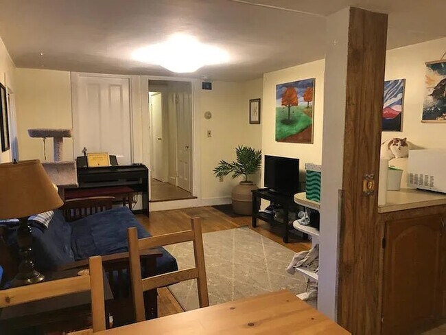 28 Cherry St Unit 2