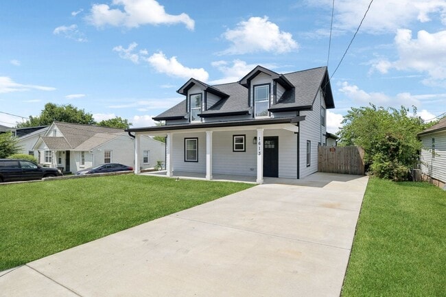 Photo - Beautifully Remodeled Home Just Minutes From Downtown Nashville