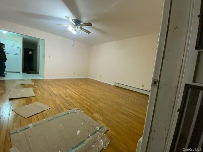 Building Photo - 42-22 163rd St Unit 1