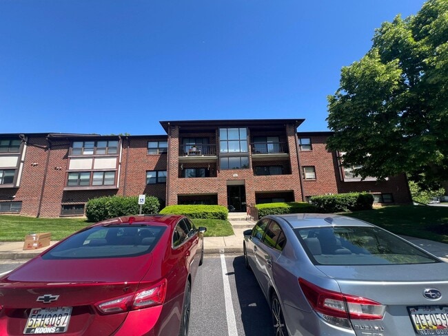 Building Photo - 17 Juliet Ln Unit 303