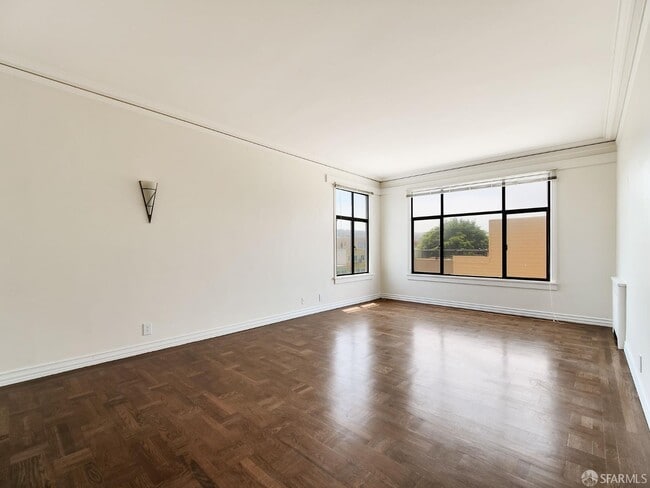Building Photo - 3757 Webster St Rental