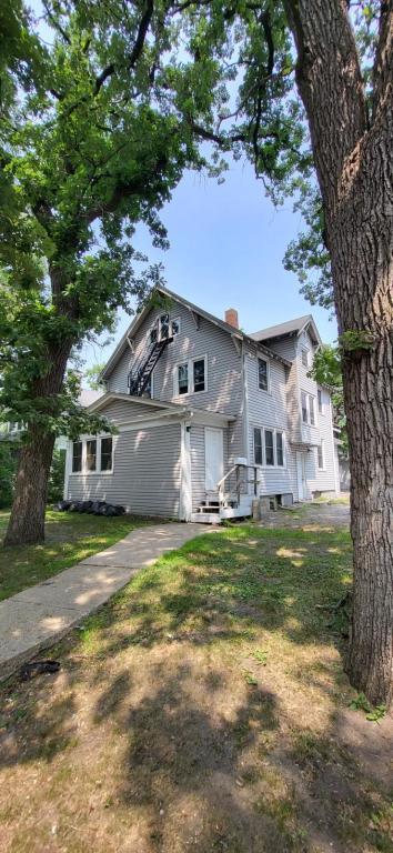 Photo - 812 6th Ave S