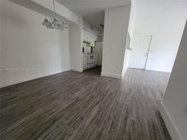 Photo - 4844 N State Rd 7 Unidad 2303