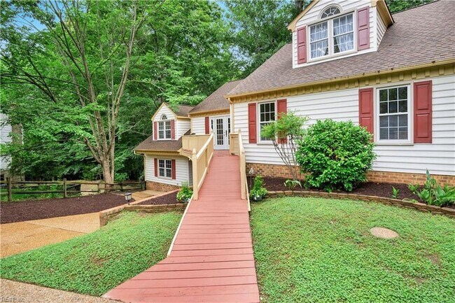 Photo - 2721 Linden Ln