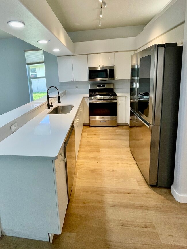 Photo - 7409 Linden Ln