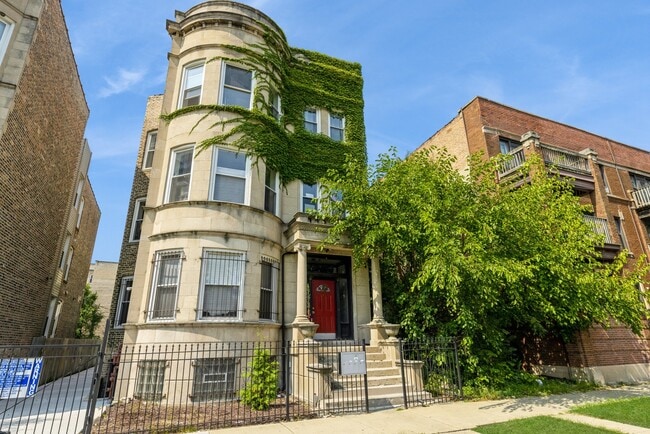 Building Photo - 6014 S Prairie Ave Unit 1 Rental
