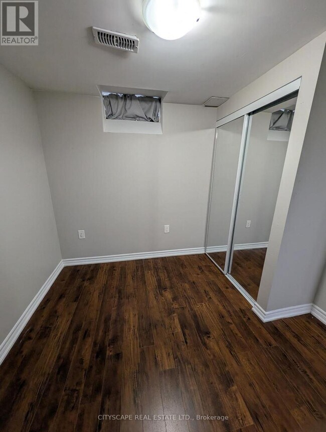 Photo - 90 Maddybeth Crescent