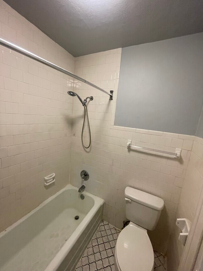 Photo - 65 Lorraine St Unit Section 8 Only