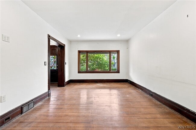 Photo - 304 W Delavan Ave