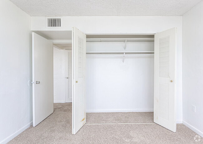 1 BDR / 1 BA