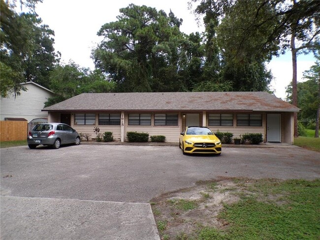 1915 SW 70th Terrace
