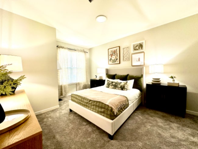 Photo - 450 Warrenville Rd Unit 1