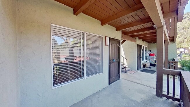 Photo - 1040 W MacArthur Blvd