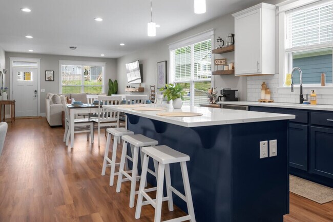 Photo - 1208 Seven Sisters Ln