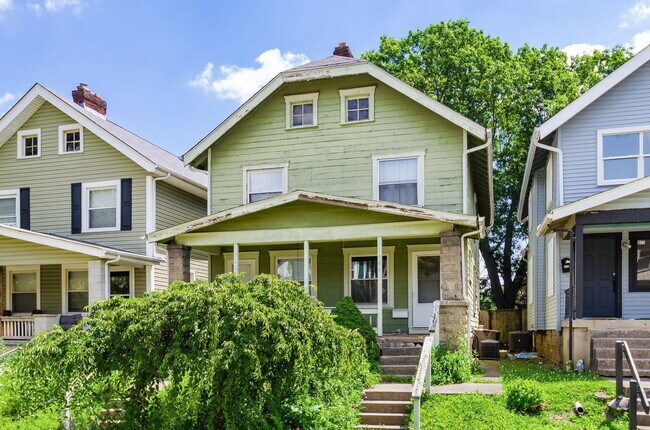 Building Photo - 1446 Hamlet St