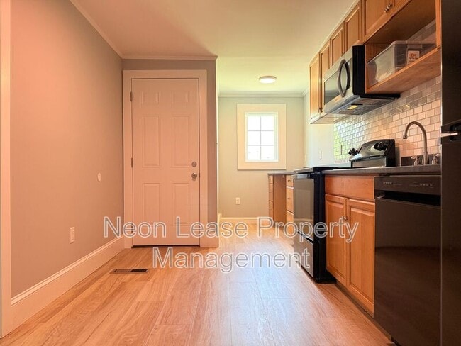 Photo - 880 S State St Unidad #1