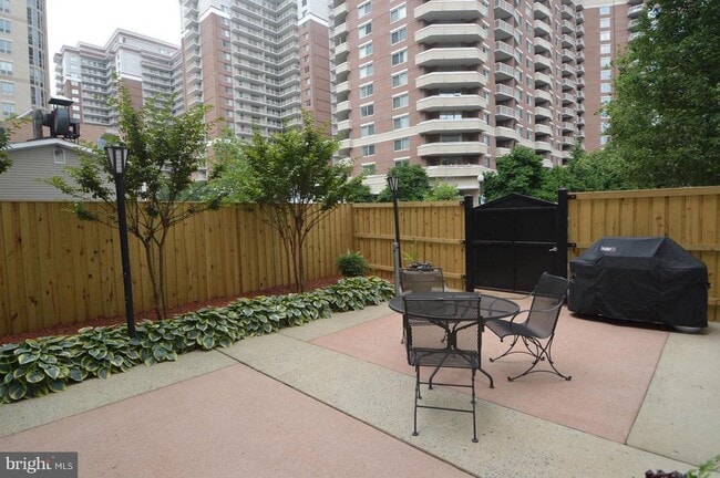 Photo - 880 N Pollard St Unit 504