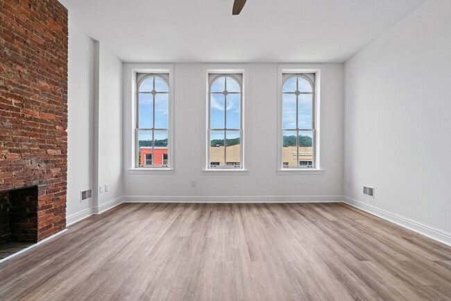 Photo - 2304 1/2 E Carson Street Unit 3