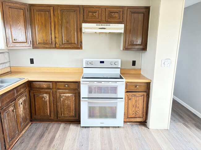 Photo - 4780 Murr Rd