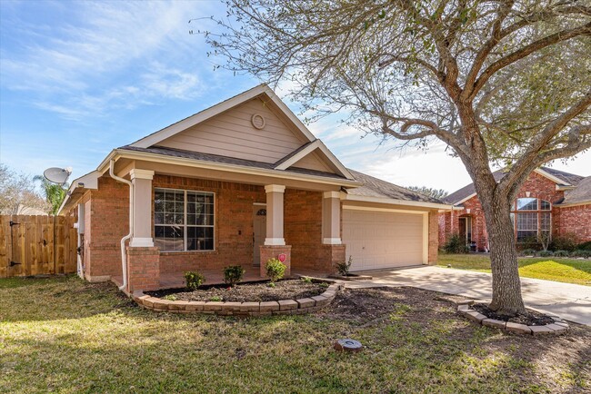 Photo - 402 Abbey Ln