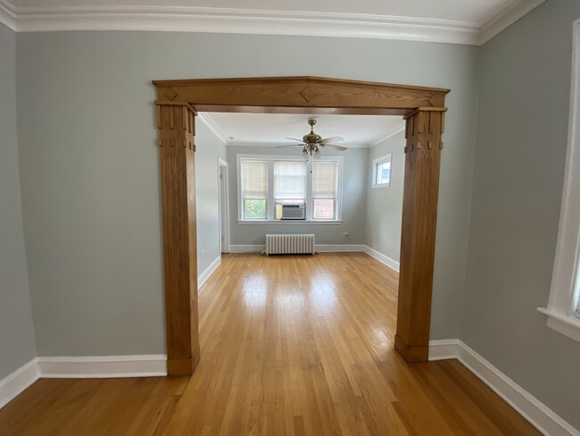 Living room - 3724 Grand Blvd Apartments Unit 2