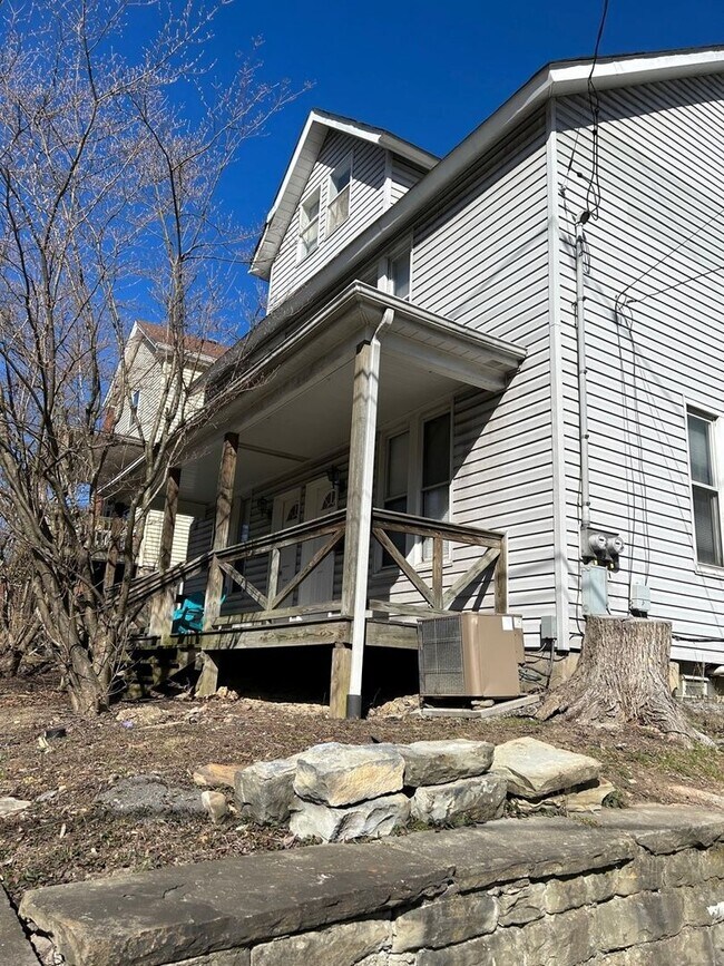 1 Summit St
