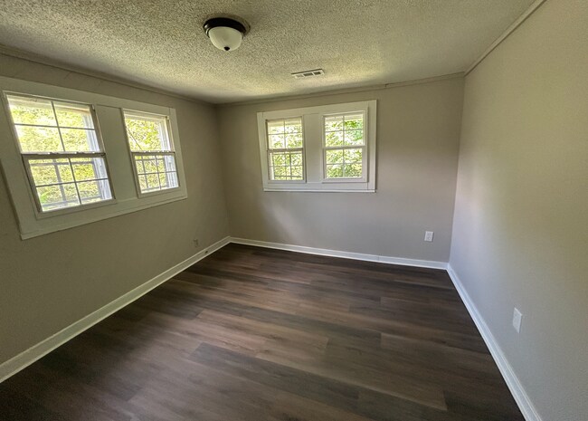 Photo - 1609 34th St SW
