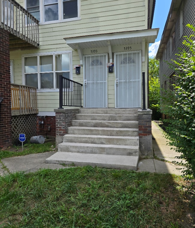 Building Photo - 5393 Seebaldt St Rental