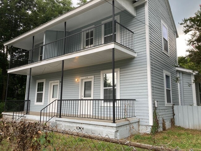 Building Photo - 2 N McLin St SW Unit 2 N Mclin St, Apt. A
