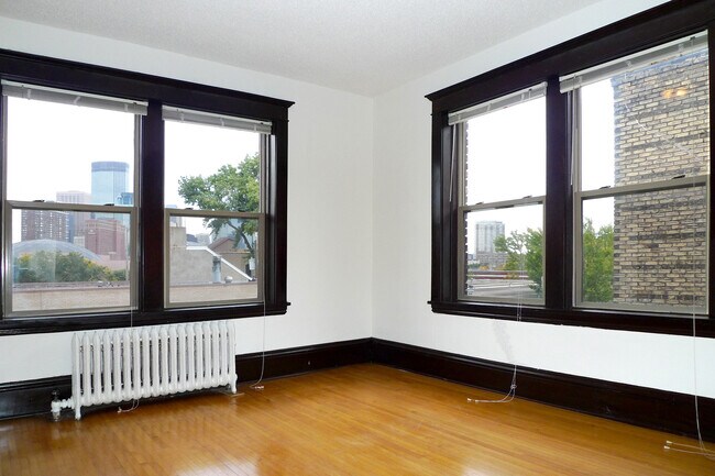 130 E 18th St #202 $1460