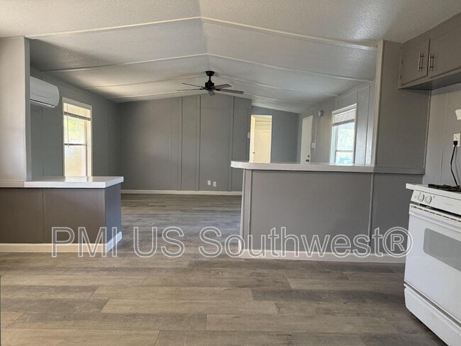 Photo - 314 Riverwood Ln