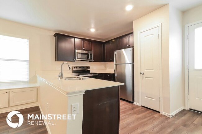 Photo - 5213 Longshadow Dr