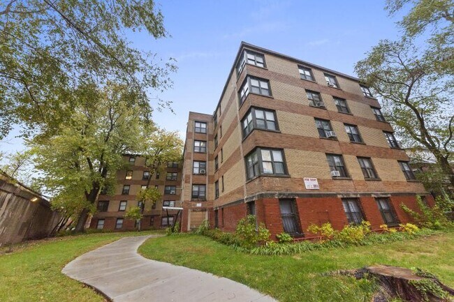 Building Photo - 1 bedroom in Chicago IL 60626 Unit 409