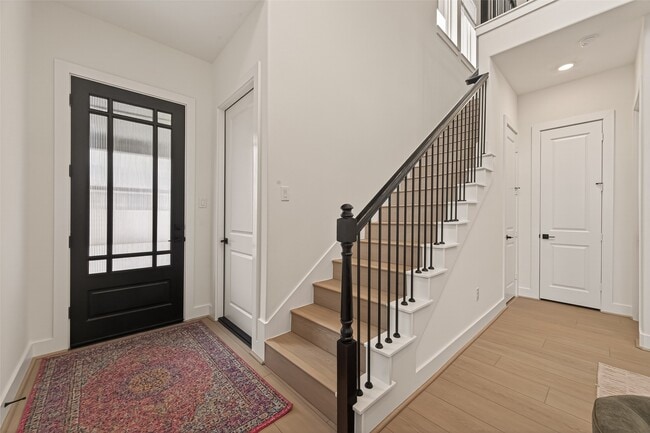 Photo - 4328 Avron Dr Unit B