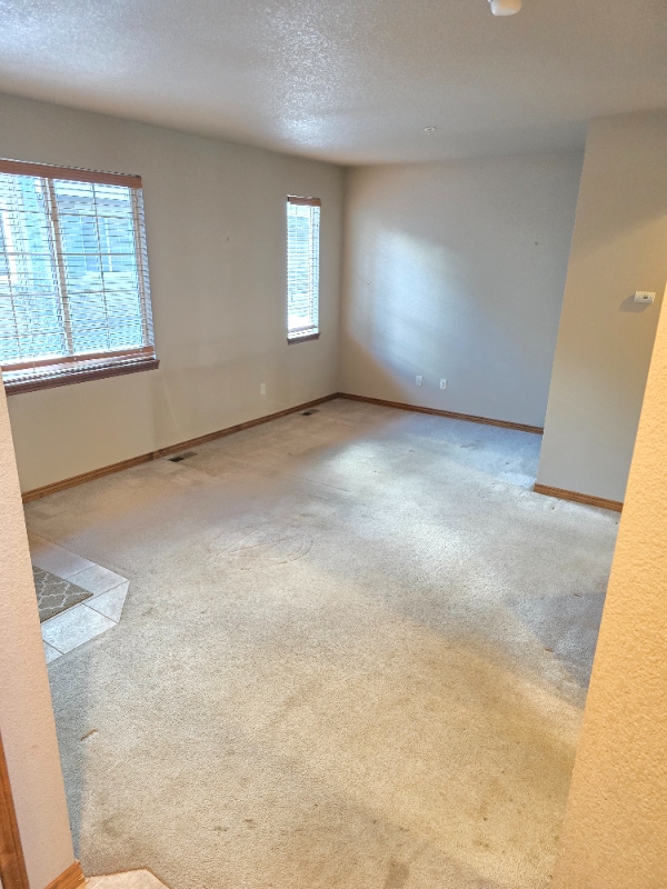 Photo - 607 Cowan St